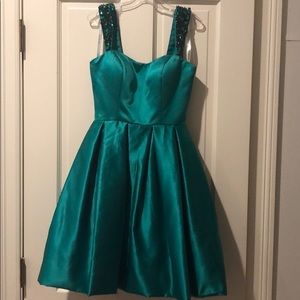 Sherri Hill NWOT Emerald Green Cocktail Dress Sz 0